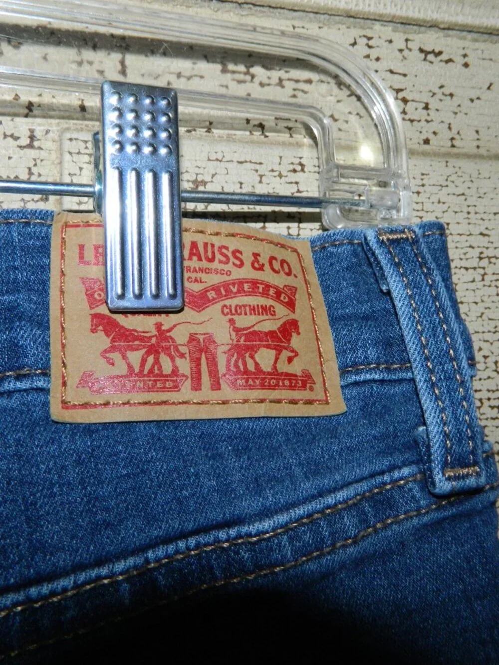 Levis Mid Length Womens Shorts Denim Jean Sz 32 (BB-3)